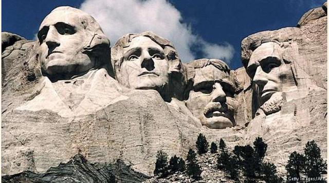 EE. UU. Las películas, la música y productos de este país forman parte de la vida cotidiana a nivel mundial. Los Estados Unidos recibieron a 77.5 millones de turistas en 2015. Los visitantes se han paseado por sus carreteras, cruzado desiertos, montañas (