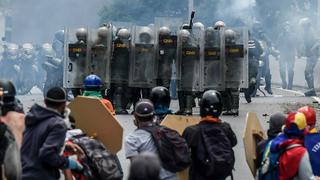 Capriles: detenidos 85 militares venezolanos por criticar "represión"
