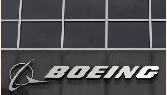 El año pasado, Boeing dijo que planea recortar unos 150 puestos de trabajo en finanzas en Estados Unidos para simplificar su estructura corporativa y centrar más recursos en la fabricación y el desarrollo de productos.
