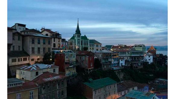El año pasado, por la alarma del deterioro patrimonial en el centro histórico, una delegación de la Unesco visitó Valparaíso y propuso fórmulas para mejorar su estado (Foto: EFE)