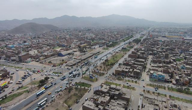 FOTO 4 | 25 de Enero (Después). Así luce en la actualidad. A los extremos Norte y Sur también se construyeron
puentes peatonales inclusivos para el cruce seguro de los peatones. Está previsto el paso de 122,837 vehículos por día en los ramales del intercambio vial 25 de enero al año 2044.