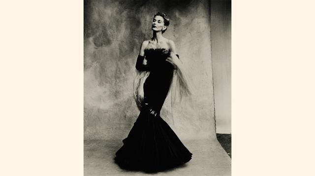 "Rochas Mermaid Dress Paris" por Irving Penn, 1950.