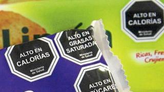 Defensa del Consumidor: OPS defiende etiquetado de alimentos que aún es un experimento en Chile