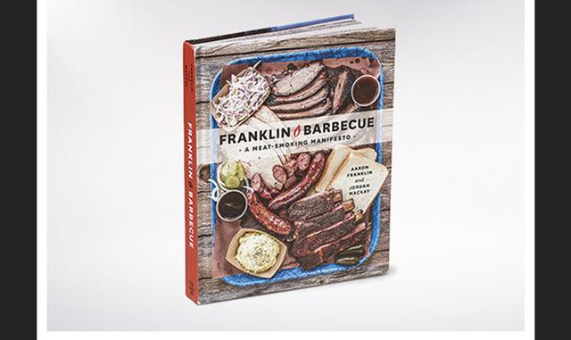15.   Franklin Barbecue: A Meat-Smoking Manifesto:  Escrito por Aaron Franklin, cocinero y propietario del restaurante texano del mismo nombre, este libro  ofrece cómo construir su propio fumador, curar la madera adecuada y dónde encontrar las carnes de l