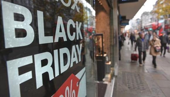 A lo largo de los cuatro días que dura el fin de semana de Acción de Gracias, el día más ajetreado para hacer compras presenciales en las tiendas fue el Black Friday, con unos 84.2 millones de estadounidenses que adquirieron algún producto.