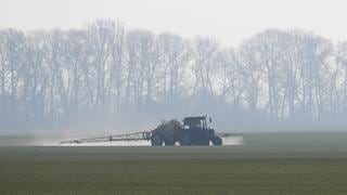 Cuando el tractor funciona gracias al estiércol de vaca