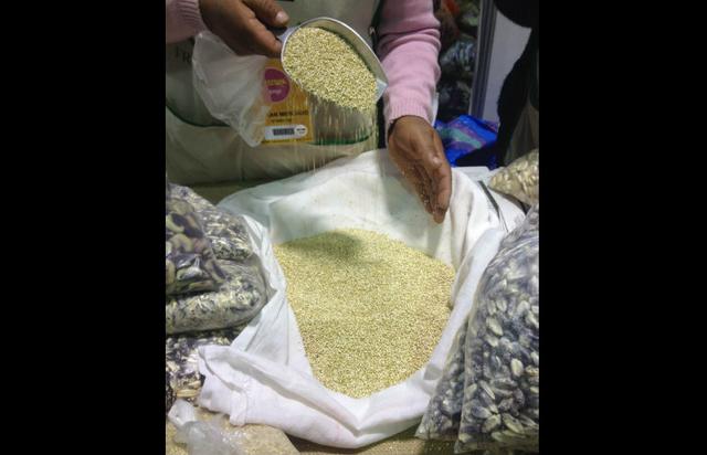 3. Quinua blanca: A 16 soles el kilo, ya se encuentra pelada y lista para la olla. Pueden encontrarla en el Gran Mercado, en cualquier stand de Frutos de la Tierra. (Foto: Stephanie Stanbury)