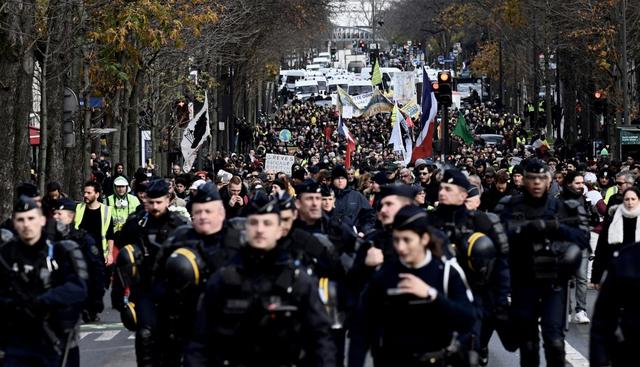 Para el presidente Macron, que ha convertido la “transformación” de Francia en la esencia de su mandato, los próximos días se anuncian decisivos. (Foto: AFP)