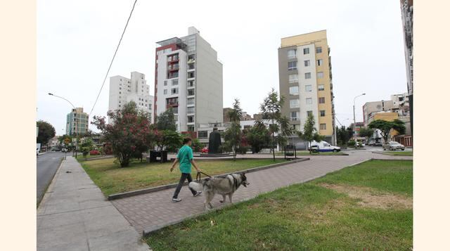 El alquiler mensual (100 metros cuadrados) en Lince está valorizado, aproximadamente, en US$  790. Si una persona quiere rentar dicho inmueble todo el año necesitaría, al menos, un promedio de US$ 9,480.