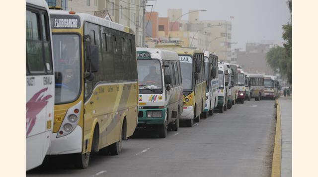 El 61.5% de limeños opina que las combis deben ser retiradas de circulación.