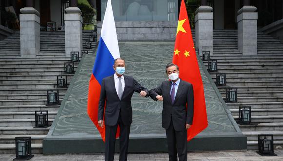 “Estamos viviendo una etapa muy seria en la historia de las relaciones internacionales”, declaró Serguéi Lavrov, al inicio de una reunión bilateral con su homólogo chino, Wang Yi. EFE