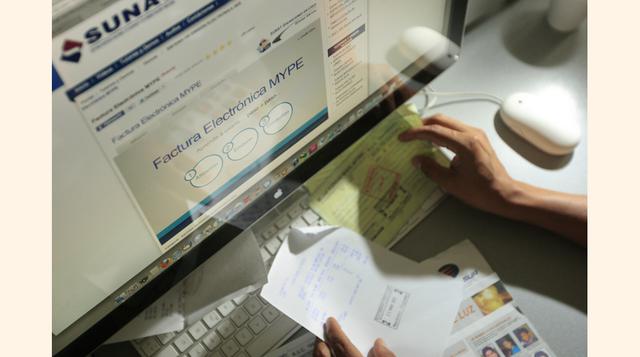 Las facturas comerciales o recibos por honorarios impresos hasta el 31 de diciembre del 2014 (que no tengan la tercera copia) tendrán vigencia hasta el 31 de octubre de este año. (Foto: USI)