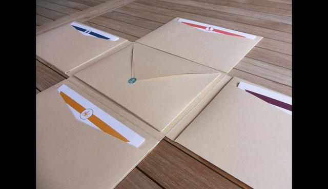 FOTO 9 | 9. Ten un portafolio creativo que te inspire
Reflexiona sobre lo que mejor despierta tu ser creativo, ¿qué te ayuda a incentivar esas ideas y pensamientos innovadores? ¿Hay blogs, libros o videos que sacudan tu pensamiento y hagan que las ideas surjan? ¿Hay actividades que te ayuden a relajar tu mente y te ayuden a ver las cosas desde otra perspectiva? Esto podría ir desde escribir un diario o meditar hasta salir a correr.

Construye un portafolio de cosas que te ayuden a entrar en esta energía creativa y que motiven tu pensamiento original. Si disfrutas dibujar, entonces ten un cuaderno a la mano. Si te gusta escribir, ten lista la pluma para que puedas anotar tus pensamientos.