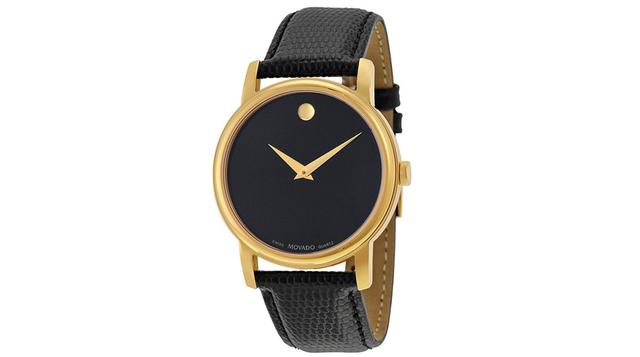 Movado. Este sencillo ejemplar de Movado es extremadamente elegante y combina de maravilla con su mejor traje en una fiesta de lujo. La esfera negra como a medianoche del reloj, con su Estrella del Norte plateada a las 12 horas, da la impresión que perten