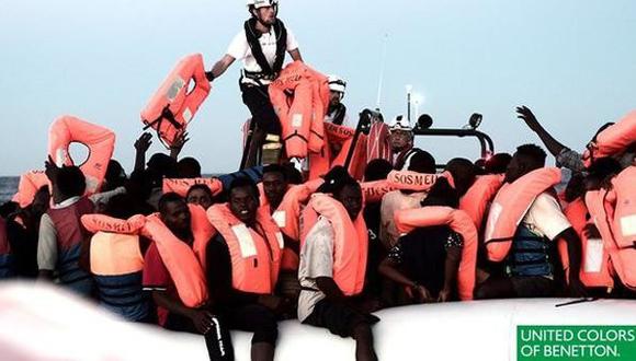 La campaña publicitaria de Benetton con imágenes de los migrantes del Aquarius.