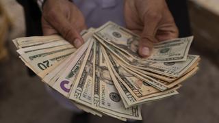 El dólar mantendrá su dominio global pese a los desafíos, dice Moody’s