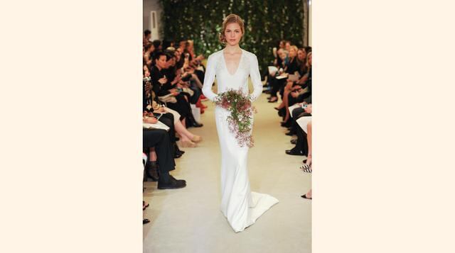 La romántica novia de Carolina Herrera, entre tules, sedas y encajes