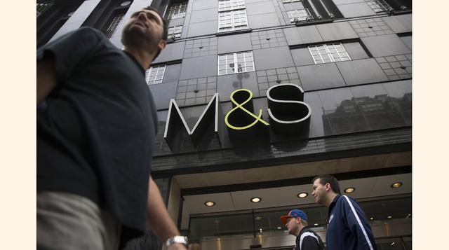 El minorista británico especializada en venta de ropa de marca, pretende transformarse en una marca multicanal global. Ahora tiene 766 tiendas en Reino Unido y 400 en Europa y Asia. Está valorizada en US$ 5,633 millones. (Foto: Bloomberg)