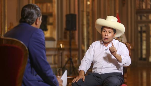 Pedro Castillo brindó una larga entrevista al periodista Fernando del Rincón en Palacio de Gobierno (Foto: Presidencia)