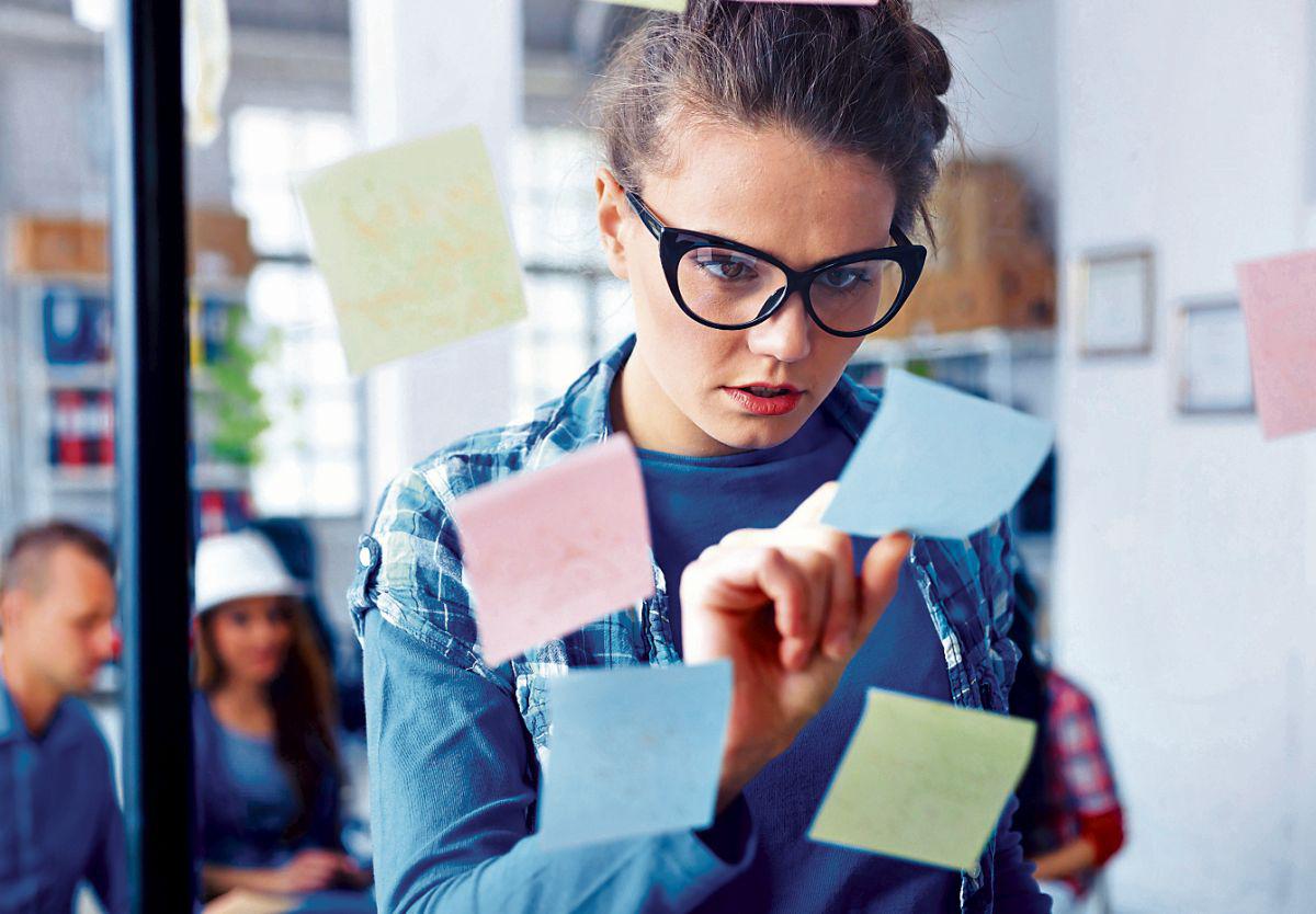 Implicancia. El trabajo excesivo puede interferir en la salud física y emocional. Los afectados muestran desinterés por sus hobbies o relaciones personales. (Foto: Getty Images)