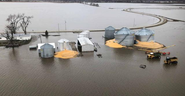 FOTO 2 | Ciclón bomba en el centro de Estados Unidos
(Foto: Toma Polansek / Reuters).