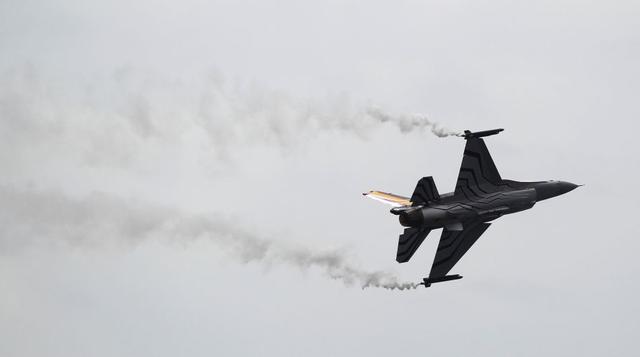 En el evento participan más de 30 aeronaves y pilotos procedentes de Gran Bretaña, Suiza, Bélgica, Italia y Portugal.
