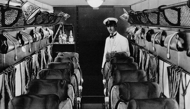 FOTO 6 | La lujosa cabina de un antiguo avión de Imperial Airways, que presentaba un solo asiento bastante espacioso a cada lado del pasillo. (Foto: The History Press)