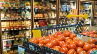 Qué hacen los supermercados de EEUU con los alimentos caducados