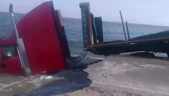 En Piura, pasajeros y transportistas de carga quedan varados desborde laguna La Niña en carretera a Chiclayo. (Captura: RPP)