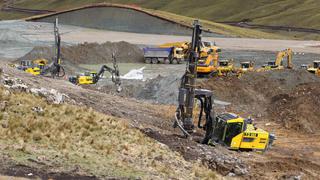 MEF propone cobrar “un poco más” a mineras para que inviertan en obras por impuestos