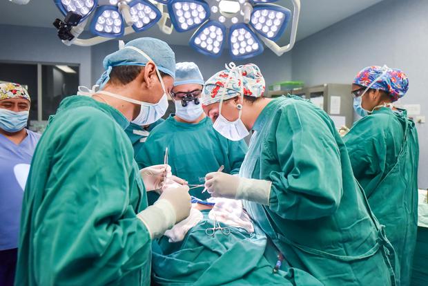 Qué hace un anestesiólogo, cuánto gana y dónde se puede estudiar | ECONOMIA  | GESTIÓN