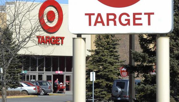 Target ya había transformado sus 1,800 tiendas en centros de distribución, colocándose en una mejor posición que incluso Amazon para mantener el flujo de suministros.