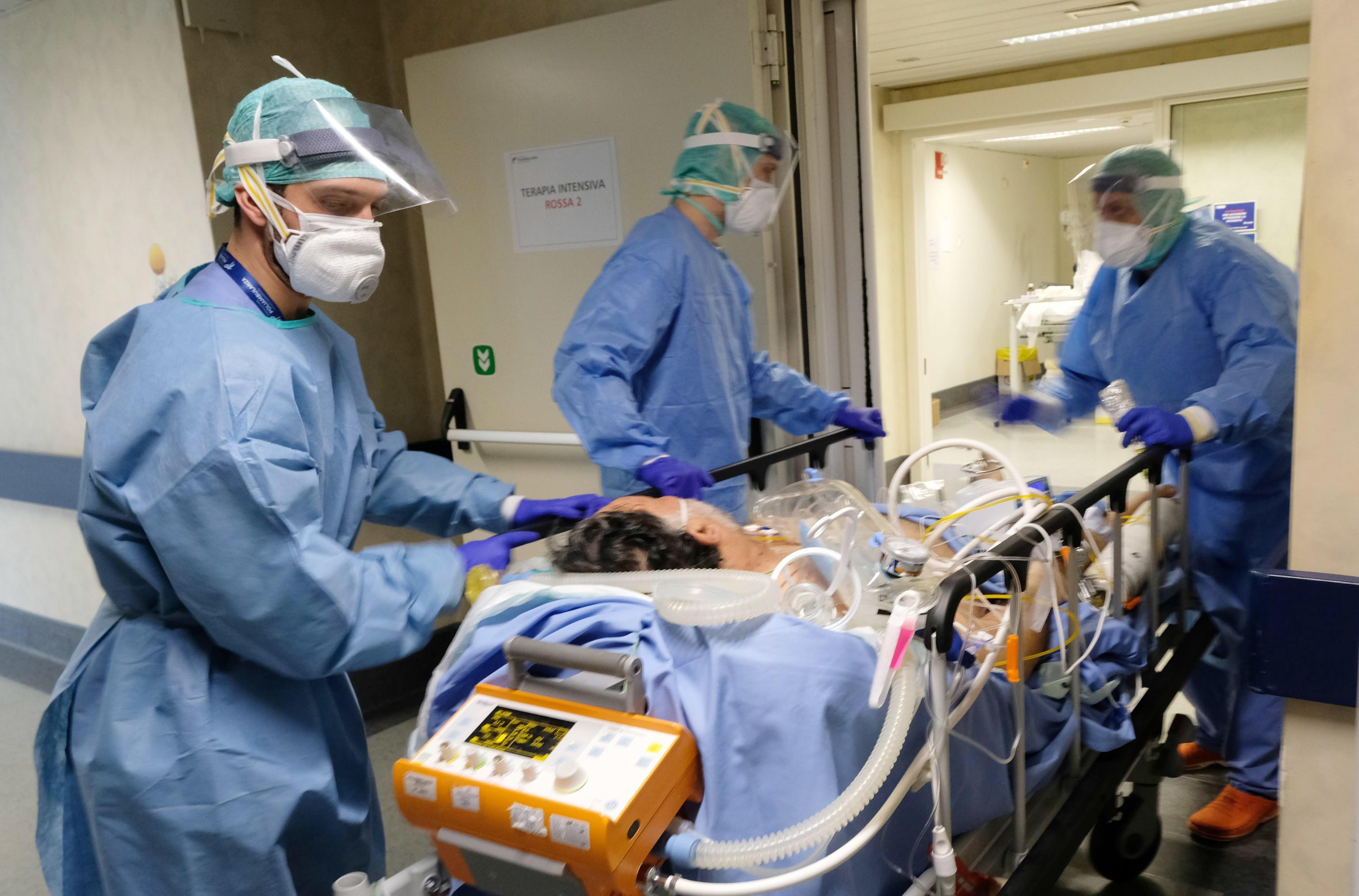 La región más afectada sigue siendo Lombardía, con más de la mitad de los decesos registrados en el país, 5.402 muertes sobre 37.298 casos de contagio. (EFE/Filippo Venezia). 