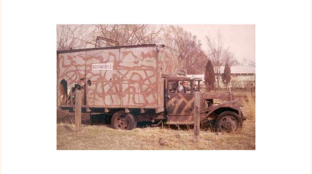Imagen de una 'Bookmobile' en 1975. (Foto: msn)