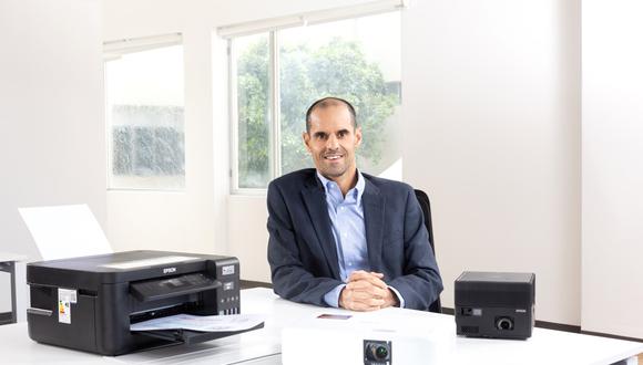 Santiago Portocarrero, gerente de Consumo de Epson, tiene buenas perspectivas con la nueva línea de proyectores.