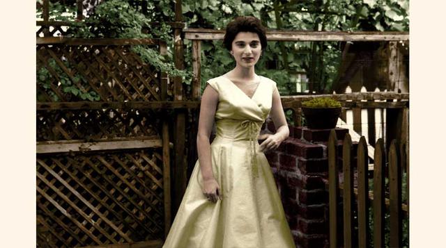 The Witness. En 1964, Kitty Genovese fue asesinada en New York. Hubo 38 testigos que observaron todo y decidieron dejarla morir. Cuarenta años después, en 2004, el hermano de Kitty comienza la búsqueda de la verdad sobre la misteriosa muerte de la joven. 