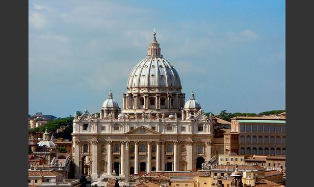 FOTO 11 | Los museos del Vaticano tienen más de 14.5 km. La Basílica de San Pedro tiene el mayor espacio interior de una iglesia cristiana en el mundo. El área es mayor a la de un portaaviones.