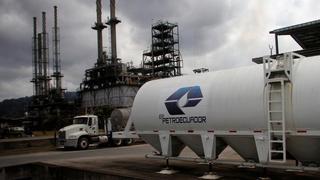 Suspenden licitación para reactivar pozos petroleros en Ecuador