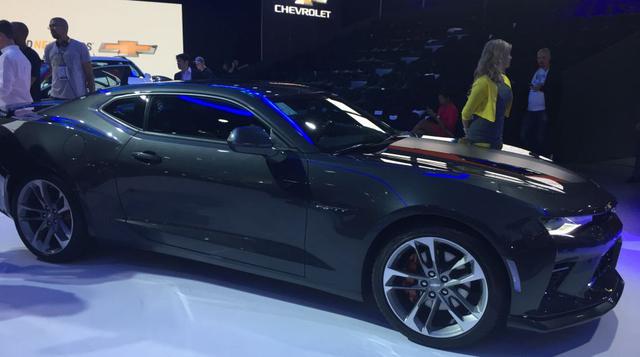 Chevrolet aprovechó el evento para presentar su Camaro en varios colores. (Foto: Ricardo Montero).