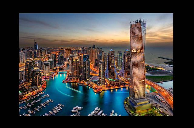 FOTO 5 | Dubái. Ciudad emiratí, capital del emirato del mismo nombre, uno de los siete Emiratos Árabes Unidos, Dubái es un lugar privilegiado para hacer negocios con favorables tasas de impuestos. Tiene algunos de los hoteles más lujosos del mundo. (Foto: Shutterstock.com)