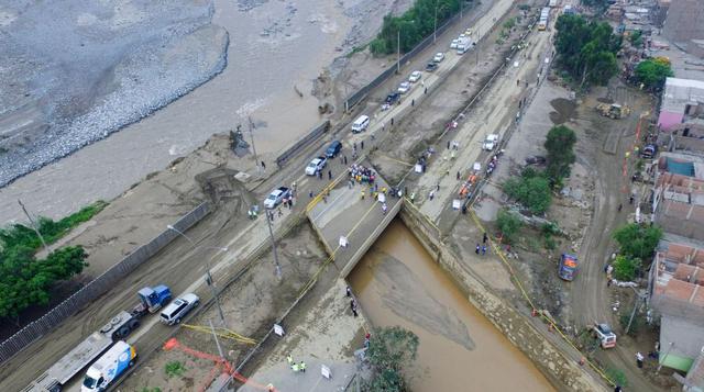 Desborde del río Huaycoloro ocasionó la inundación de la autopista Ramiro Prialé. (Foto: Andina)