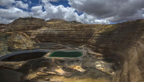 Lagunas de agua ácida, resultantes del proceso minero, ubicadas en la mina de oro Yanacocha en Cajamarca, Perú. Fotógrafo: Dado Galdieri/Bloomberg