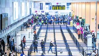 Aerolíneas incrementan la frecuencia de sus vuelos a EE.UU. por turismo de vacunas