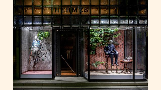 Maison Hermès, Tokio. Renzo Piano diseñó la gran sucursal asiática, que se inauguró en el 2006 con una gran ovación de la prestigiosa casa francesa. Por dentro, la tienda reluce pero logra, a su vez, guiar los ojo