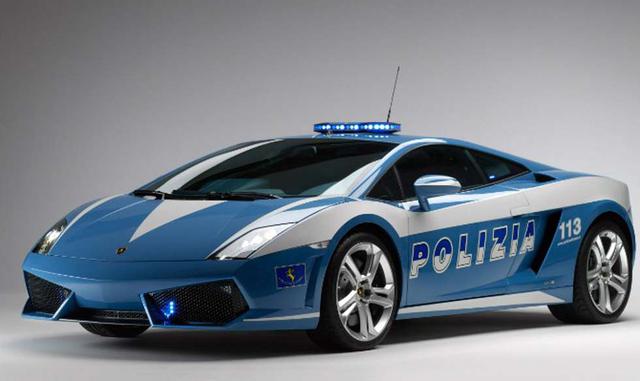 Foto 2 |   9. Italia. Lamborghini Gallardo – US$ 248.000 . En el año 2004, Lamborghini donó a la Policía del Estado Italiano un par de autos modelos Gallardo. Cuando se tiene el coche de policía más rápido del mundo, no lo utilizas para patrullar calles e
