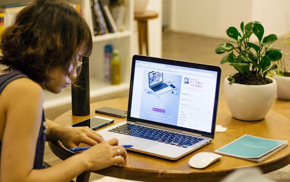 Es recomendable tener al día los programas instalados en el ordenador para no estar expuestos a algún 'malware'. (Foto: Freepik)