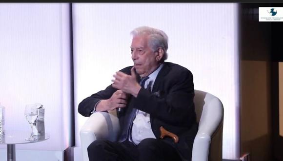 Mario Vargas Llosa respaldó las acusaciones de fraude desde España.