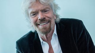 Magnate Richard Branson reanuda esfuerzos por vuelos al espacio