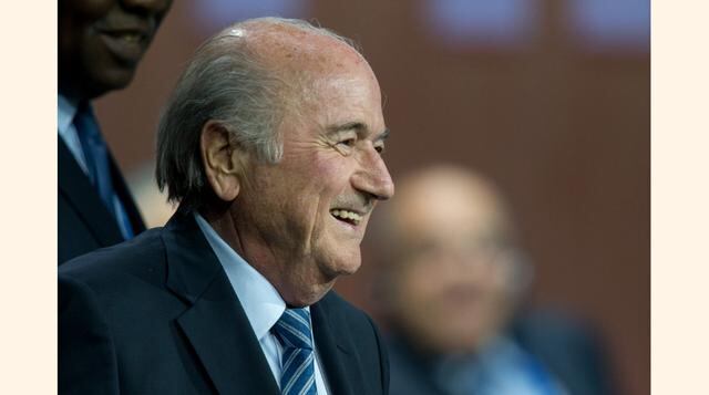 Joseph "Sepp" Blatter sí se hizo millonario con el fútbol y la revista Forbes lo colocó en noviembre del 2014 el puesto 70 de las personas más poderosas del mundo, y como la persona más poderosa en el mundo del deporte. (Foto: Getty)