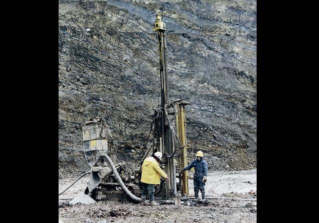 FOTO 7 | Ingeniero de perforación. El salario medio anual de esta profesión es de US$ 116,500. Los ingenieros de perforación pueden tener una lucrativa carrera en la extracción de petróleo, gas o agua. El trabajo requiere una licenciatura en ciencias con título en ingeniería mecánica o petróleo. (FOTO: ISTOCK)